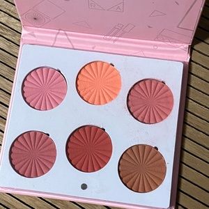 Ofra Cosmetics Mini Mix Charm Your Cheeks palette